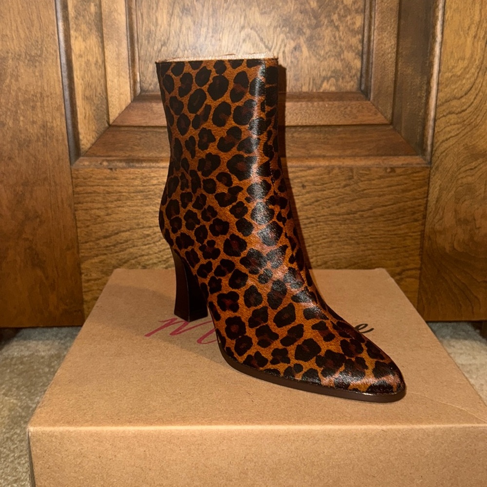 Matisse Eclair Leopard Cowhair Booties Women's 7.5 M